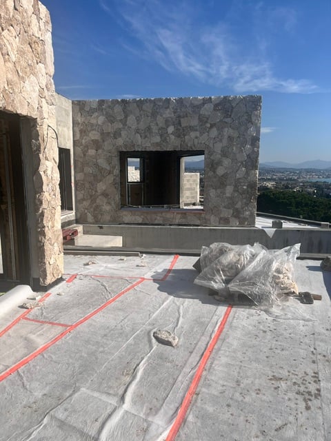 Parement en pierre naturelle — terrasse et panorama
